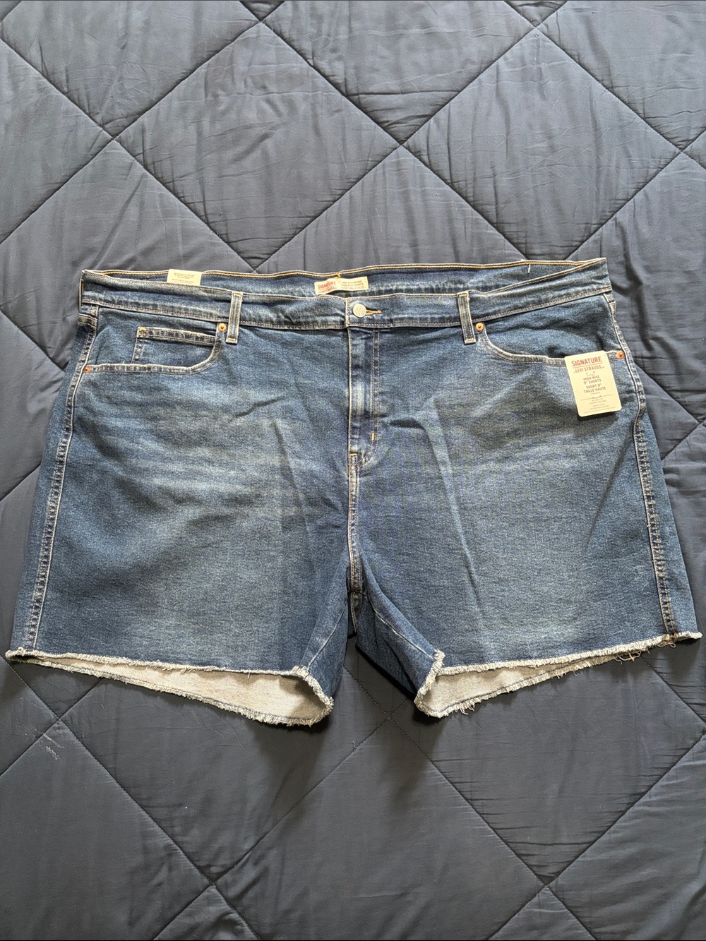 ☀️Levi Strauss Signature Women's Denim Cutoff Shorts in size 28